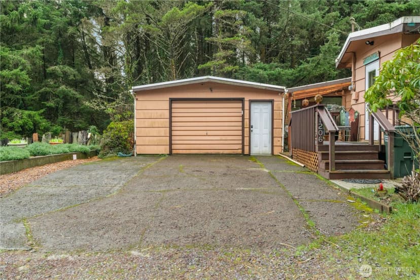 Property photo for 1206 184th Place, Long Beach photo 3