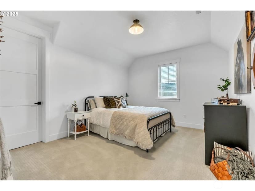 Property photo for 370 Tulip Lane, Woodland photo 21