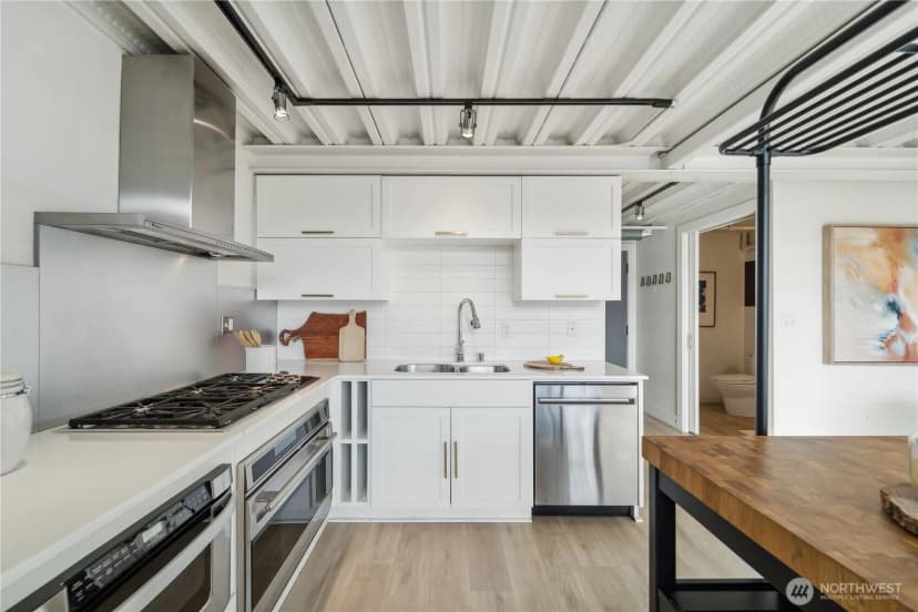 Property photo for 2914 E Madison Street #209, Seattle photo 7