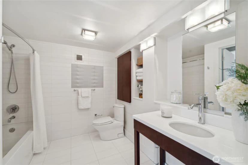 Property photo for 2914 E Madison Street #209, Seattle photo 25
