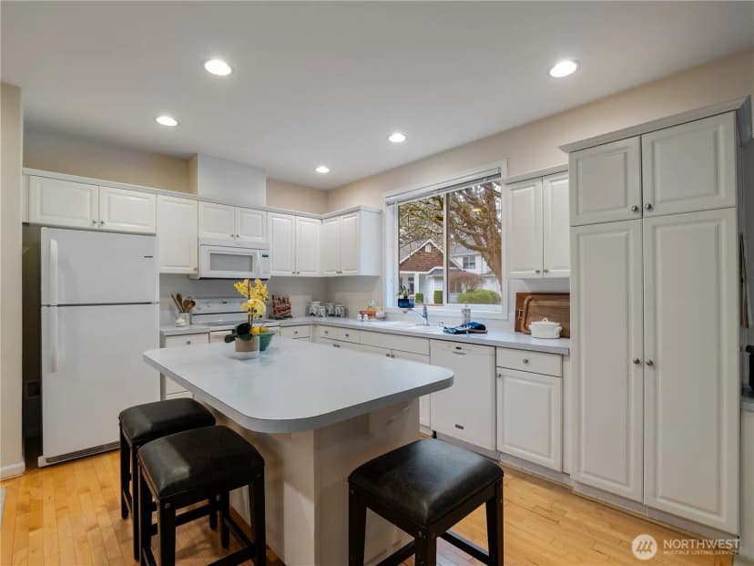 Property photo for 5710 61st Avenue W, University Place photo 9
