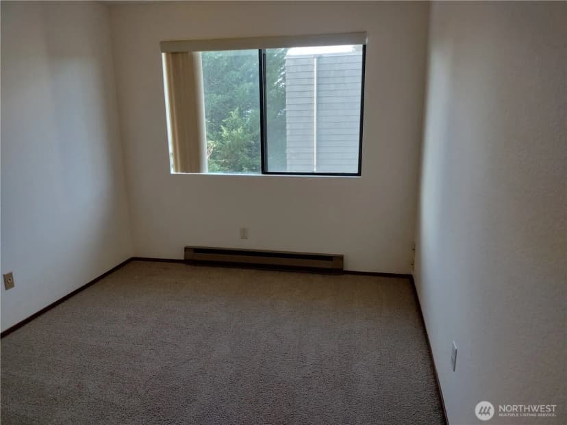 Property photo for 11755 Greenwood Avenue N #203, Seattle photo 12