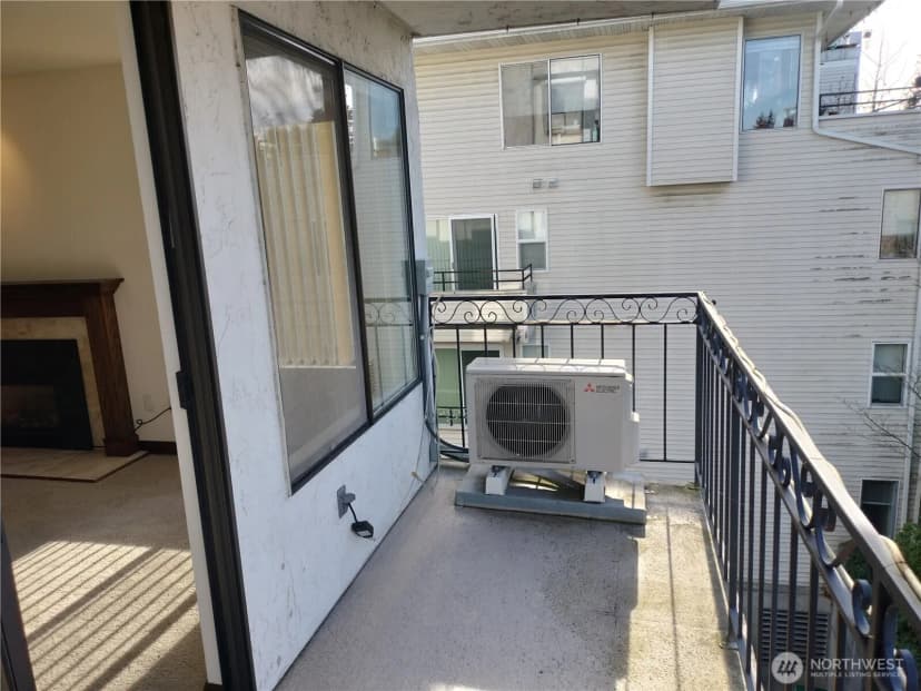 Property photo for 11755 Greenwood Avenue N #203, Seattle photo 9