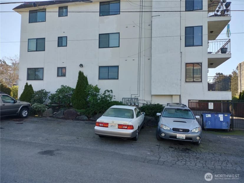 Property photo for 11755 Greenwood Avenue N #203, Seattle photo 19