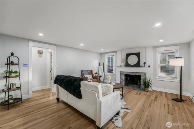 Property photo for 10230 62nd Avenue S, Seattle photo 3
