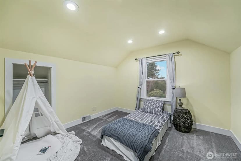 Property photo for 10230 62nd Avenue S, Seattle photo 19