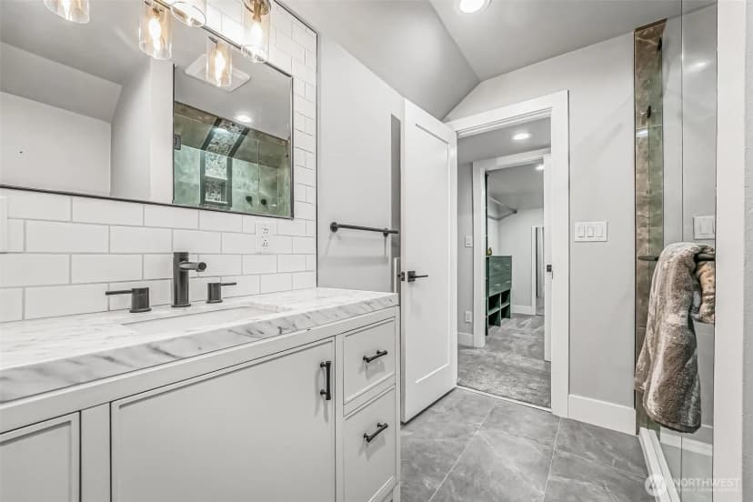 Property photo for 10230 62nd Avenue S, Seattle photo 17