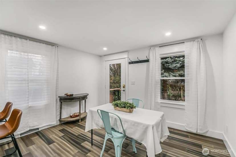 Property photo for 10230 62nd Avenue S, Seattle photo 9
