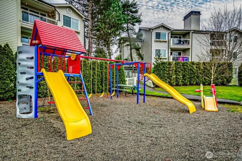 Property photo for 12404 E Gibson Road #d101, Everett photo 32