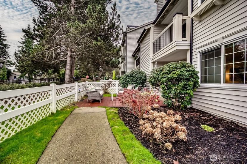 Property photo for 12404 E Gibson Road #d101, Everett photo 20