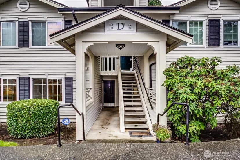 Property photo for 12404 E Gibson Road #d101, Everett photo 33