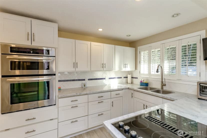 Property photo for 2424 Sw 152nd Street, Burien photo 16