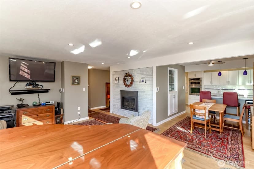Property photo for 2424 Sw 152nd Street, Burien photo 13