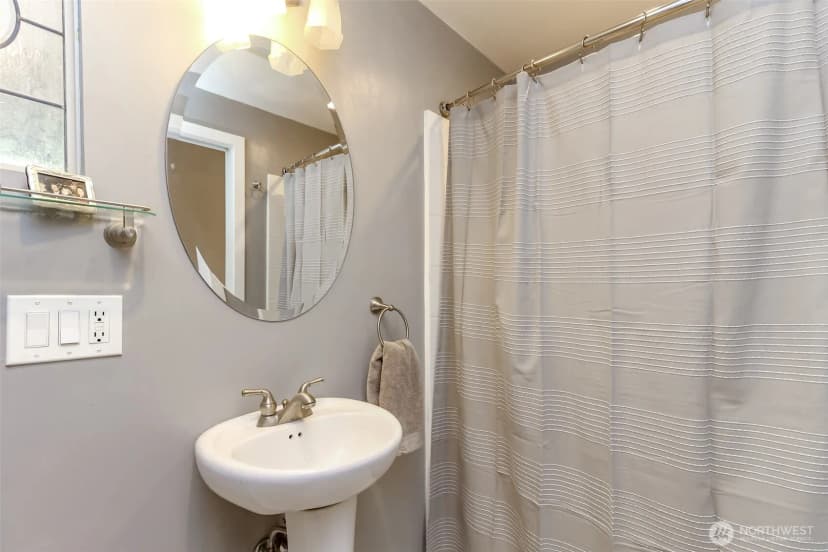 Property photo for 2424 Sw 152nd Street, Burien photo 20