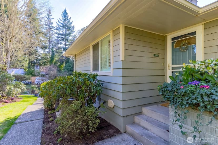 Property photo for 2424 Sw 152nd Street, Burien photo 5