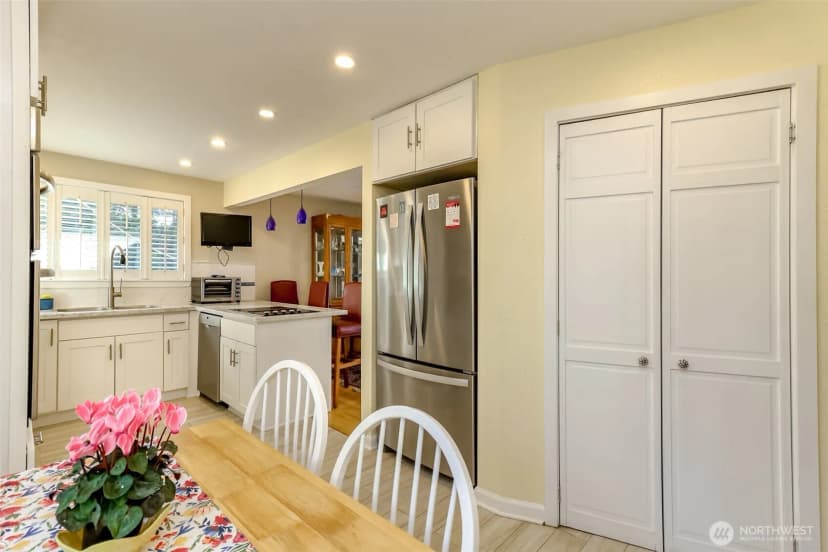 Property photo for 2424 Sw 152nd Street, Burien photo 17