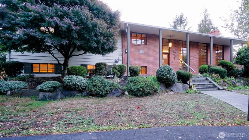 Property photo for 16902 28th Avenue Sw, Burien
