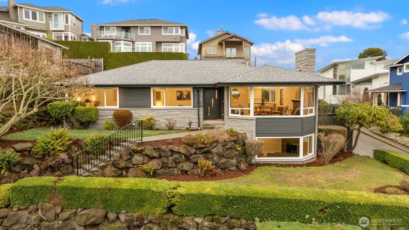 Property photo for 3702 W Fulton Street, Seattle photo 4
