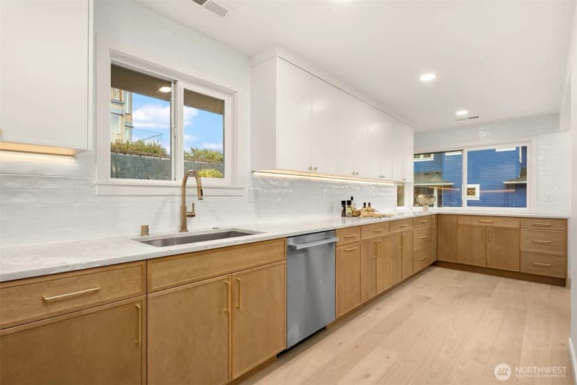 Property photo for 3702 W Fulton Street, Seattle photo 17
