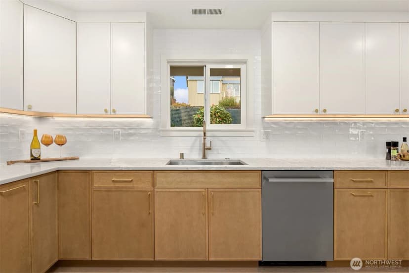 Property photo for 3702 W Fulton Street, Seattle photo 18