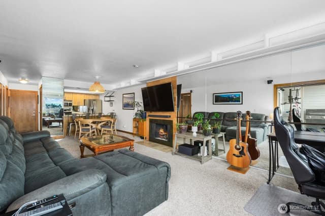Property photo for 2401 8th Avenue N #202, Seattle photo 5
