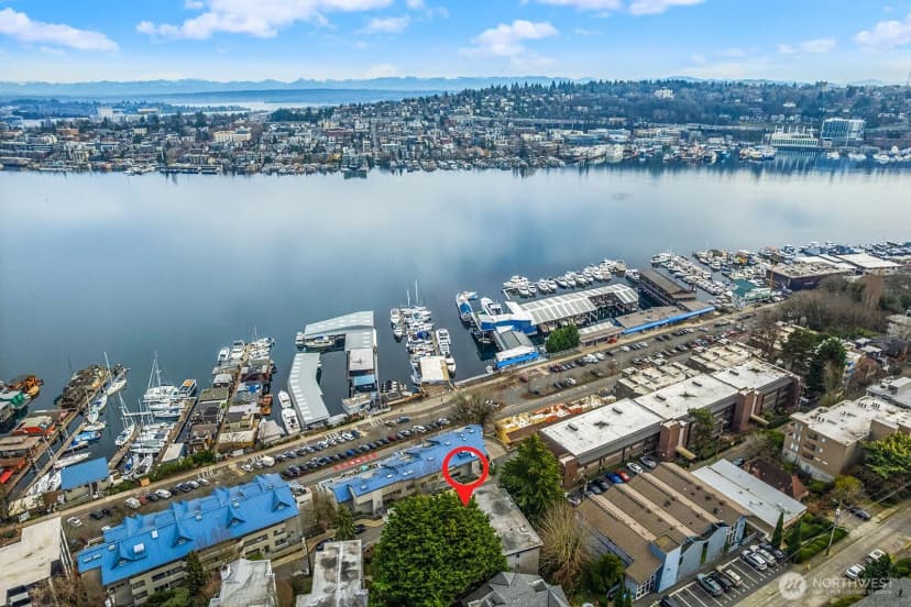 Property photo for 2401 8th Avenue N #202, Seattle photo 21
