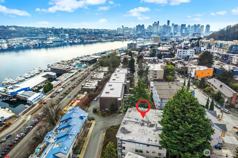 Property photo for 2401 8th Avenue N #202, Seattle photo 22