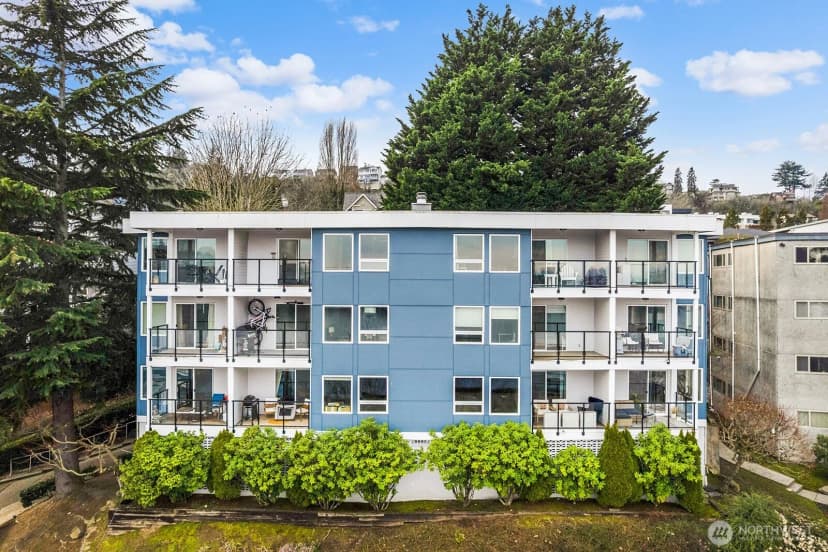 Property photo for 2401 8th Avenue N #202, Seattle photo 18