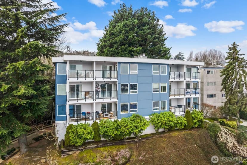 Property photo for 2401 8th Avenue N #202, Seattle photo 19