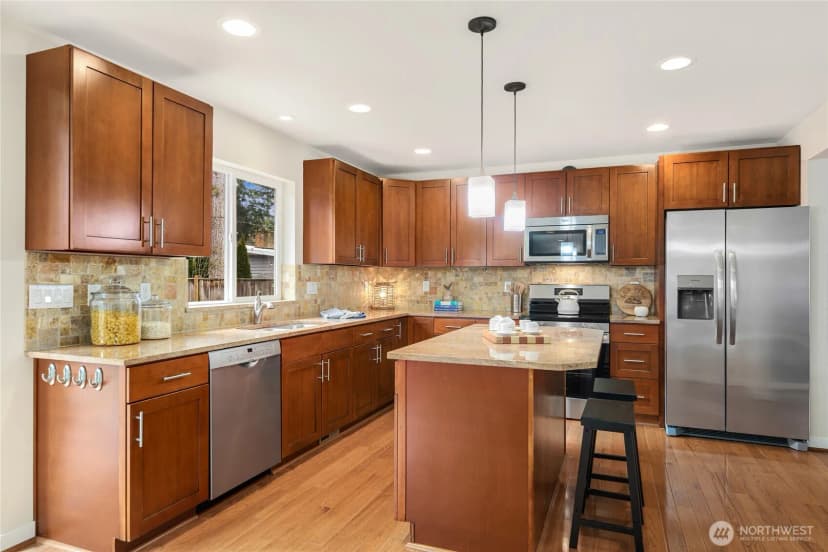Property photo for 215 Sw 144th Street, Burien photo 8