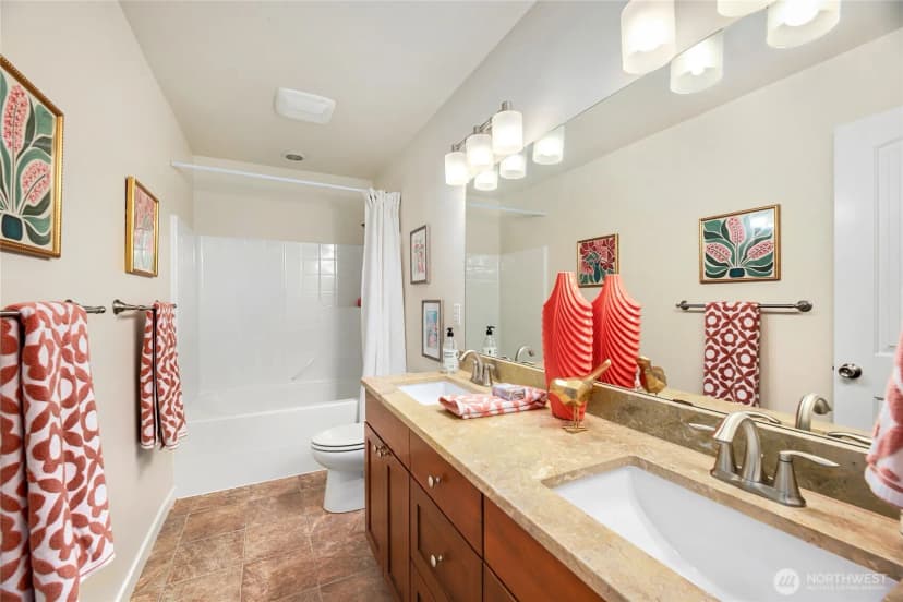 Property photo for 215 Sw 144th Street, Burien photo 24