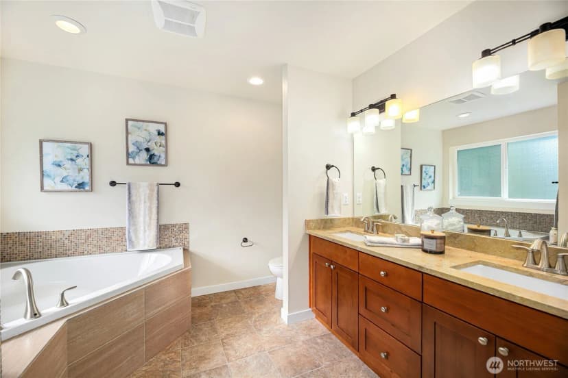 Property photo for 215 Sw 144th Street, Burien photo 21