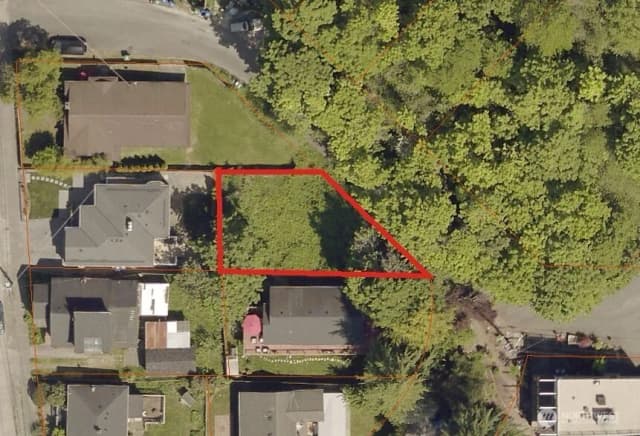 Property photo for 5205 Sw Canada Street, Seattle photo 4