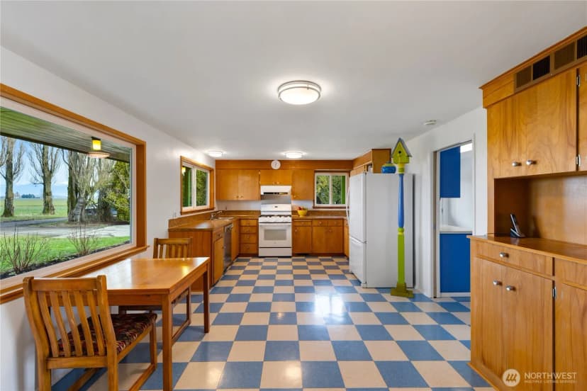 Property photo for 16005 La Conner Whitney Road, La Conner photo 9