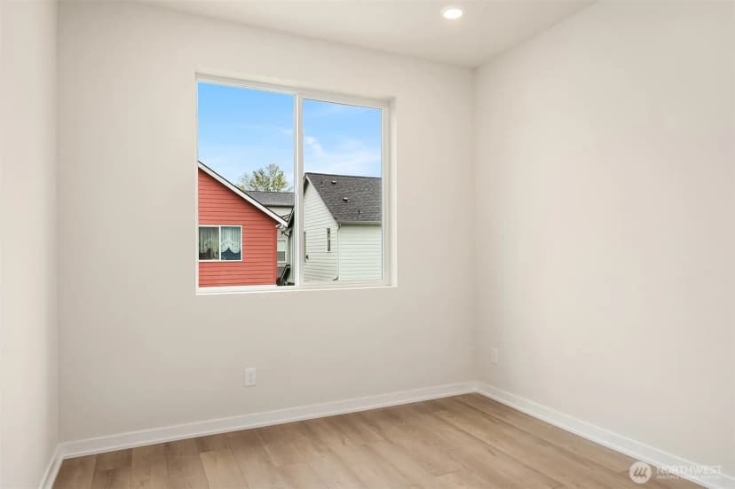 Property photo for 2425 160th Place Ne, Marysville photo 14