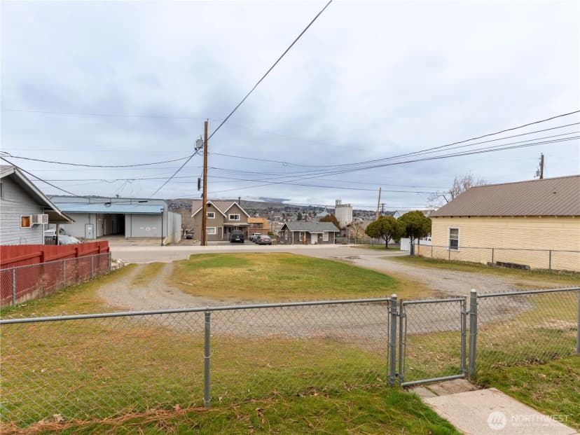 Property photo for 616 S Chelan Avenue, Wenatchee photo 33