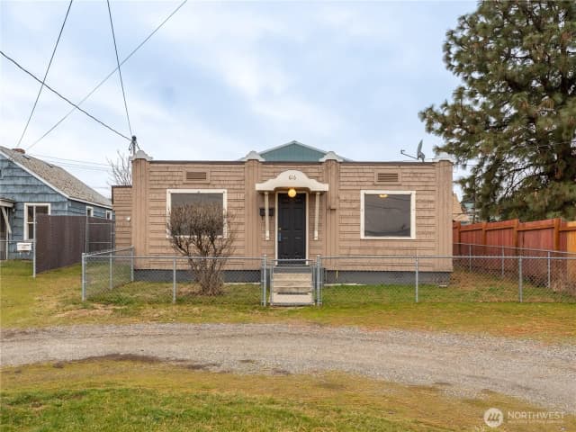 Property photo for 616 S Chelan Avenue, Wenatchee