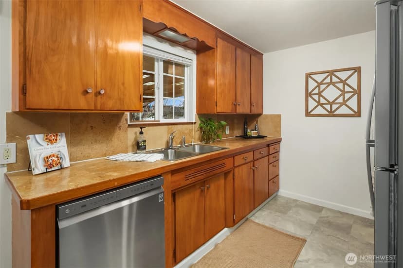 Property photo for 407 3rd Avenue N, Edmonds photo 11