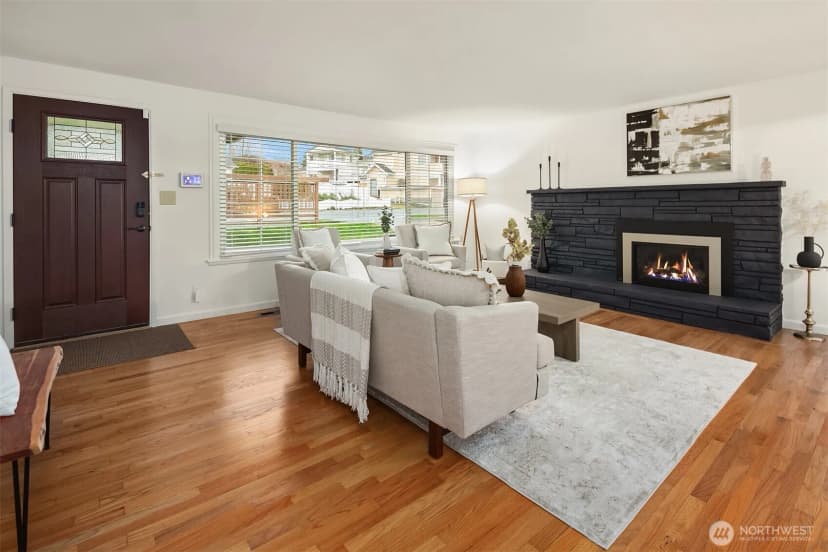 Property photo for 407 3rd Avenue N, Edmonds photo 6
