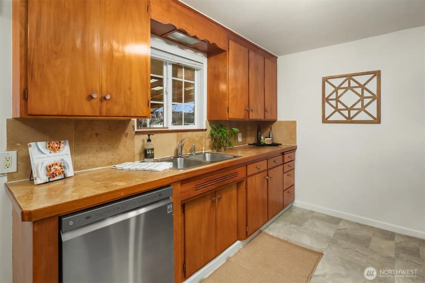 Property photo for 407 3rd Avenue N, Edmonds photo 10