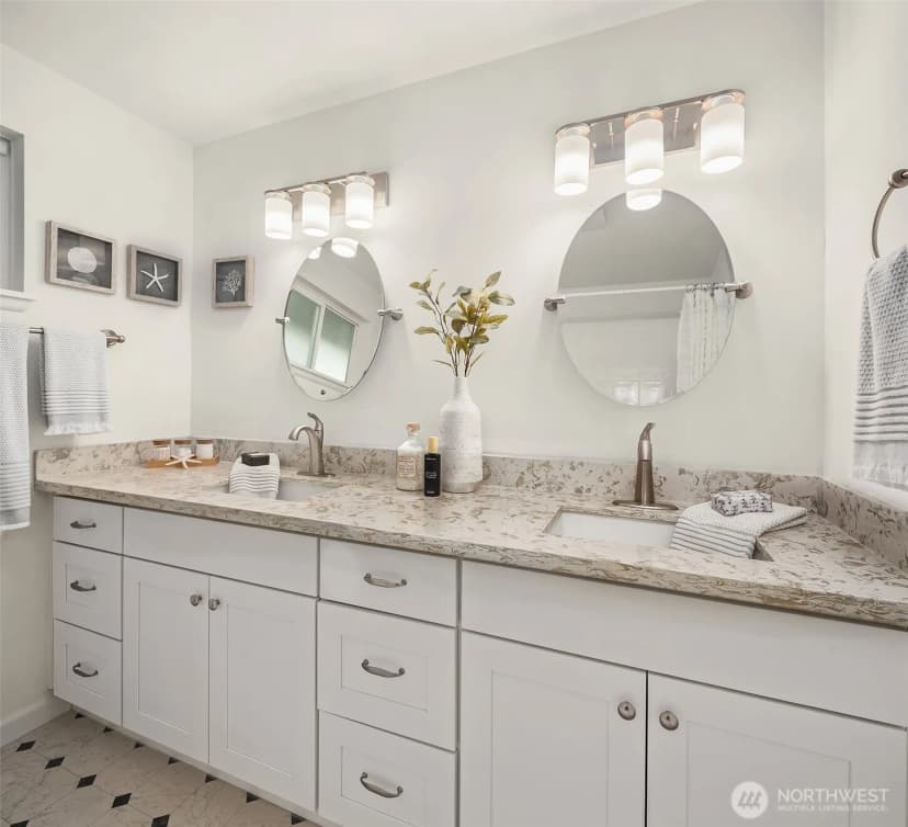 Property photo for 407 3rd Avenue N, Edmonds photo 22