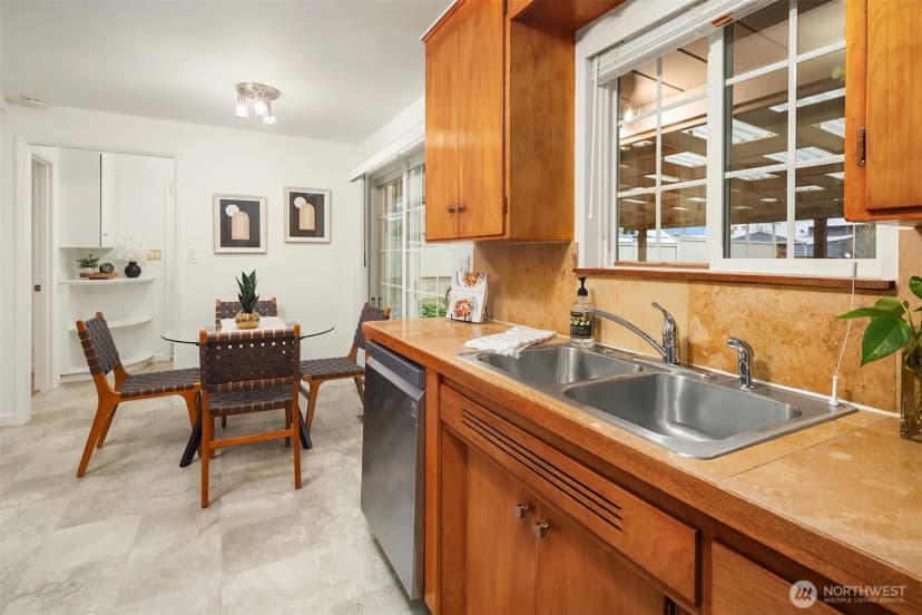 Property photo for 407 3rd Avenue N, Edmonds photo 14
