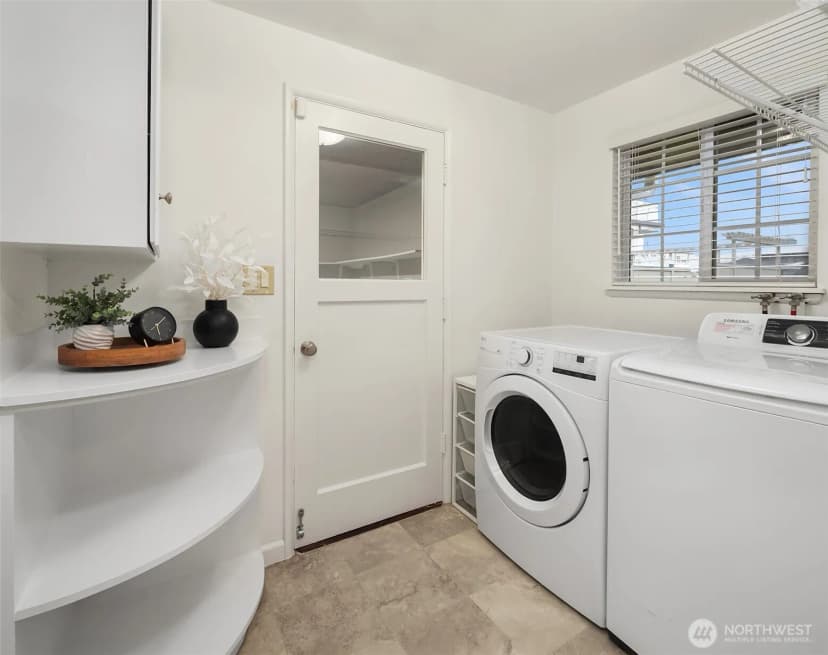 Property photo for 407 3rd Avenue N, Edmonds photo 23