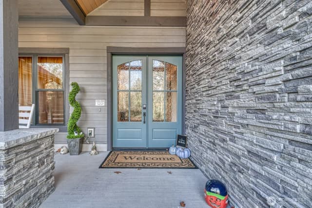 Property photo for 6 Crescent Valley Drive Nw, Gig Harbor photo 4