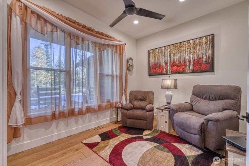 Property photo for 6 Crescent Valley Drive Nw, Gig Harbor photo 7
