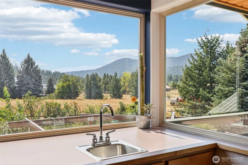 Property photo for 18527 Hazel Street, Leavenworth photo 12