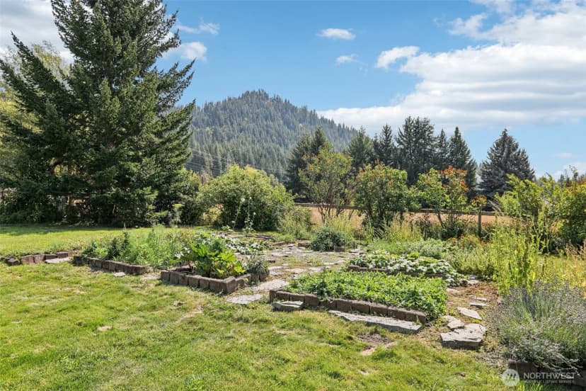 Property photo for 18527 Hazel Street, Leavenworth photo 28