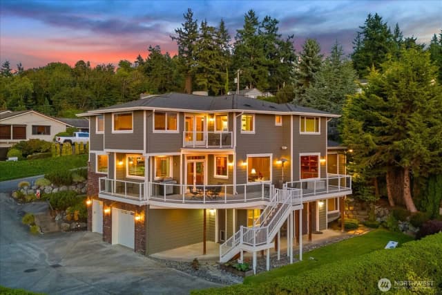 Property photo for 603 Washington Avenue, Mukilteo