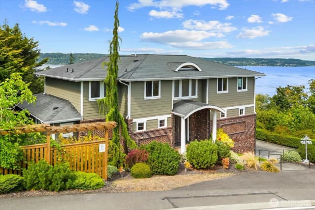 Property photo for 603 Washington Avenue, Mukilteo photo 2
