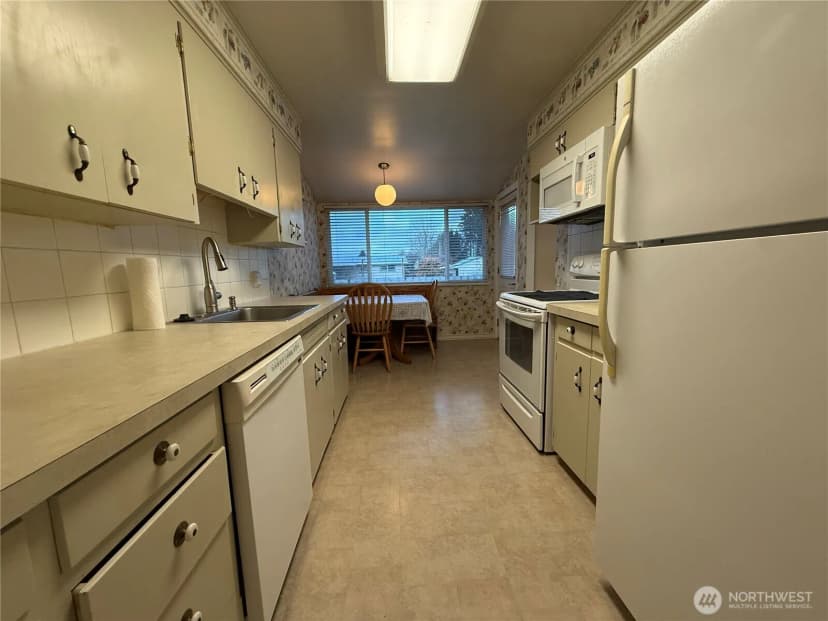 Property photo for 221 W Forest Avenue, Port Angeles photo 11
